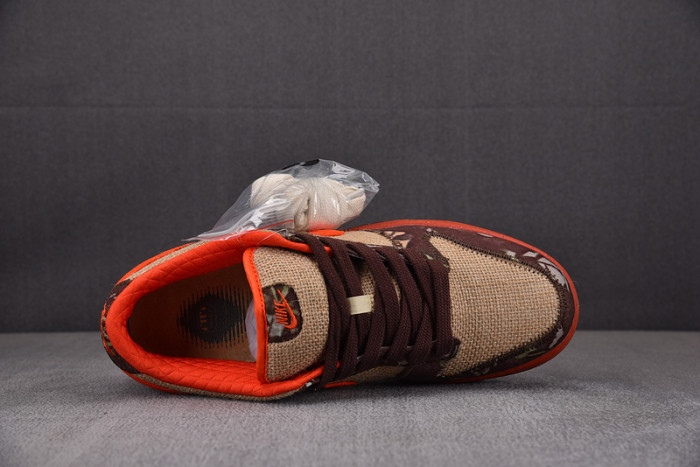 NIKE Dunk Low Pro SB “Reese Forbes” 304292-281