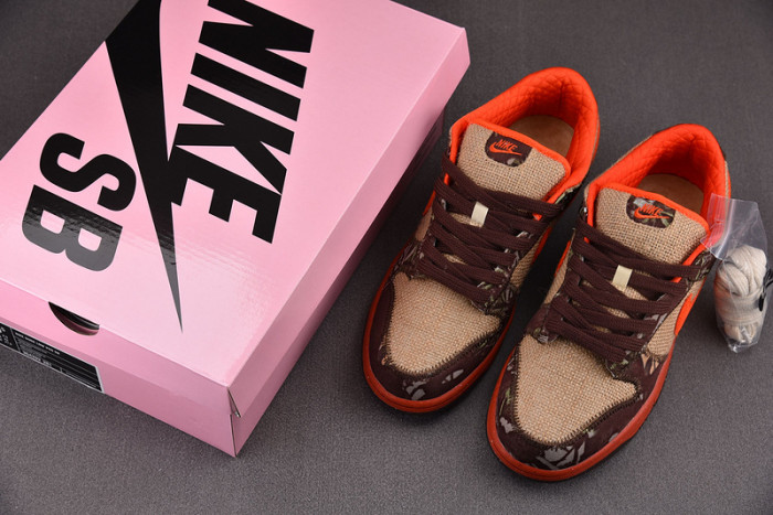 NIKE Dunk Low Pro SB “Reese Forbes” 304292-281