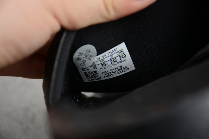 ADILETTE BOOST SLIPPER FX7478