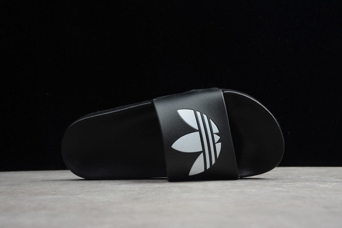 ADILETTE PRIDE SLIPPER H903P179