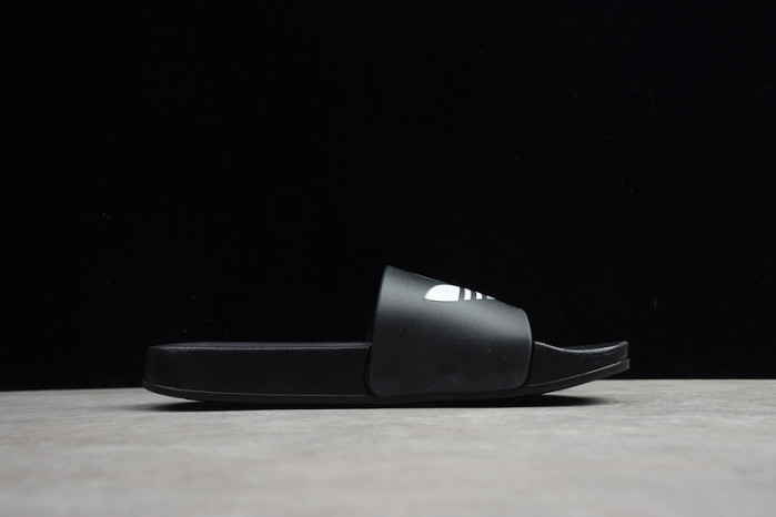 ADILETTE PRIDE SLIPPER H903P179