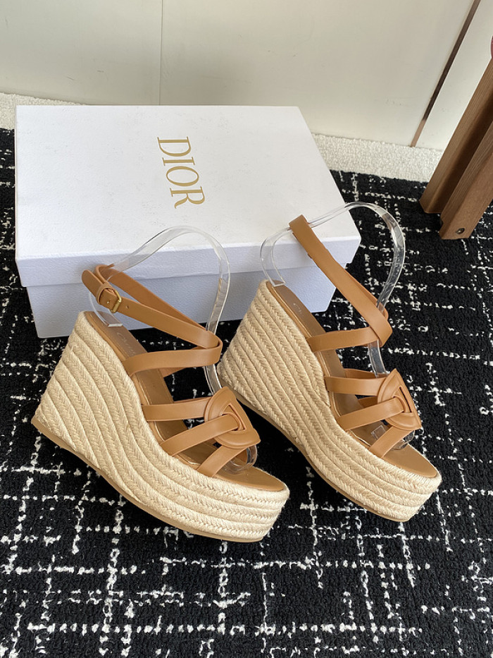 d10r sandal