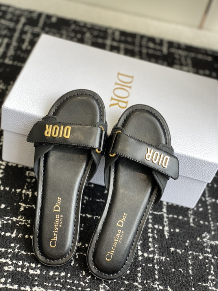 d10r sandal