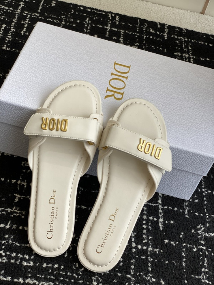 d10r sandal