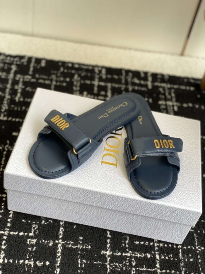 d10r sandal