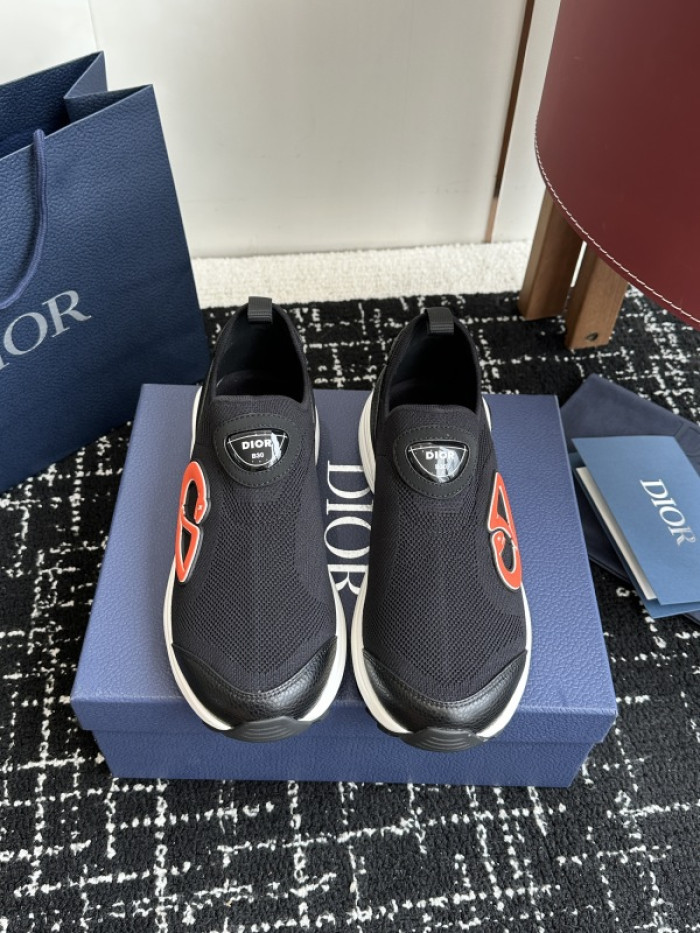 D10R SNEAKER
