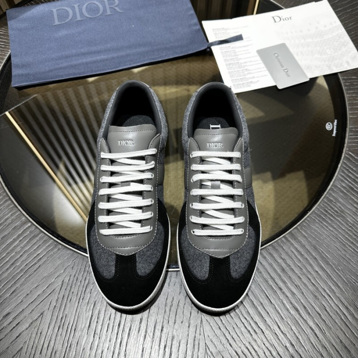 D10R SNEAKER
