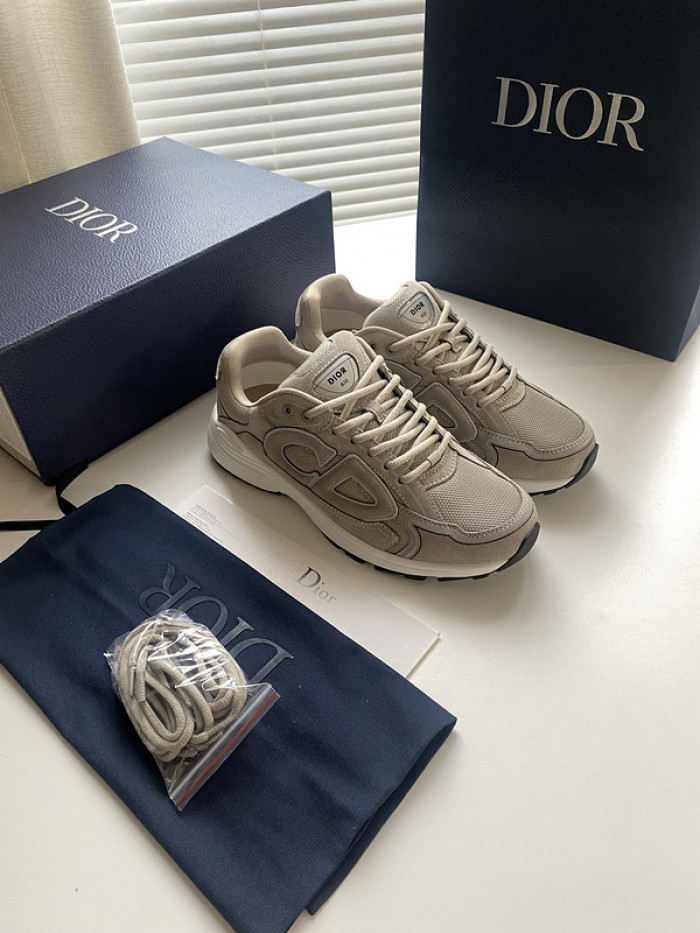 D10R SNEAKER