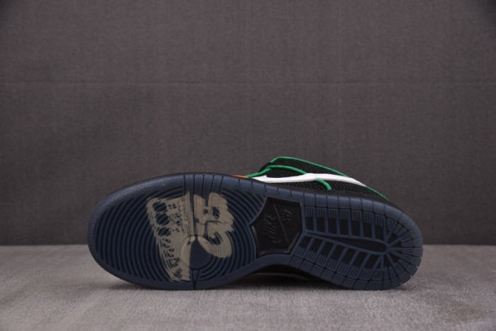 Nike SB Dunk Low Bronx Girls Skate HV1664-001