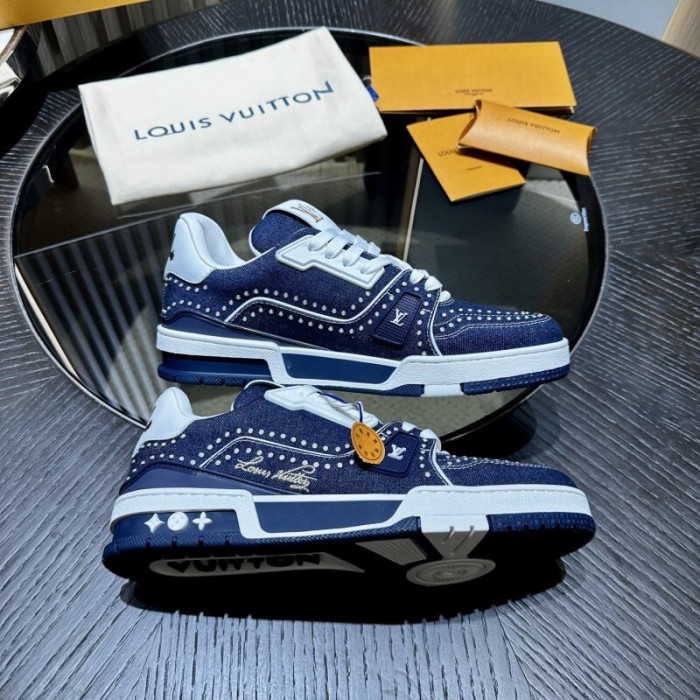 L0VT SNEAKER