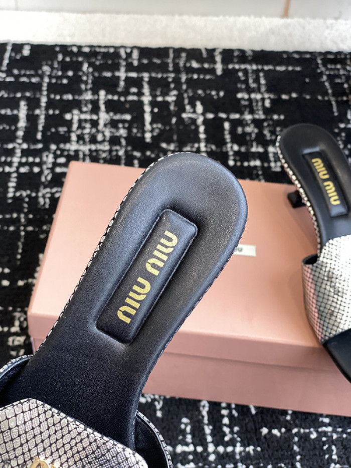 M1U SANDAL