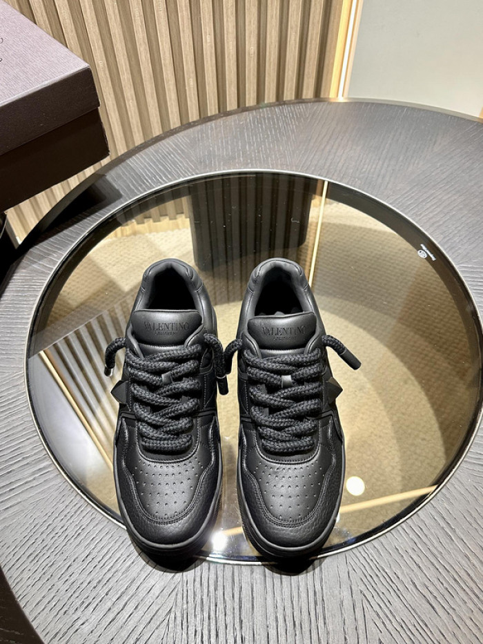 VALENT1N0 SNEAKER